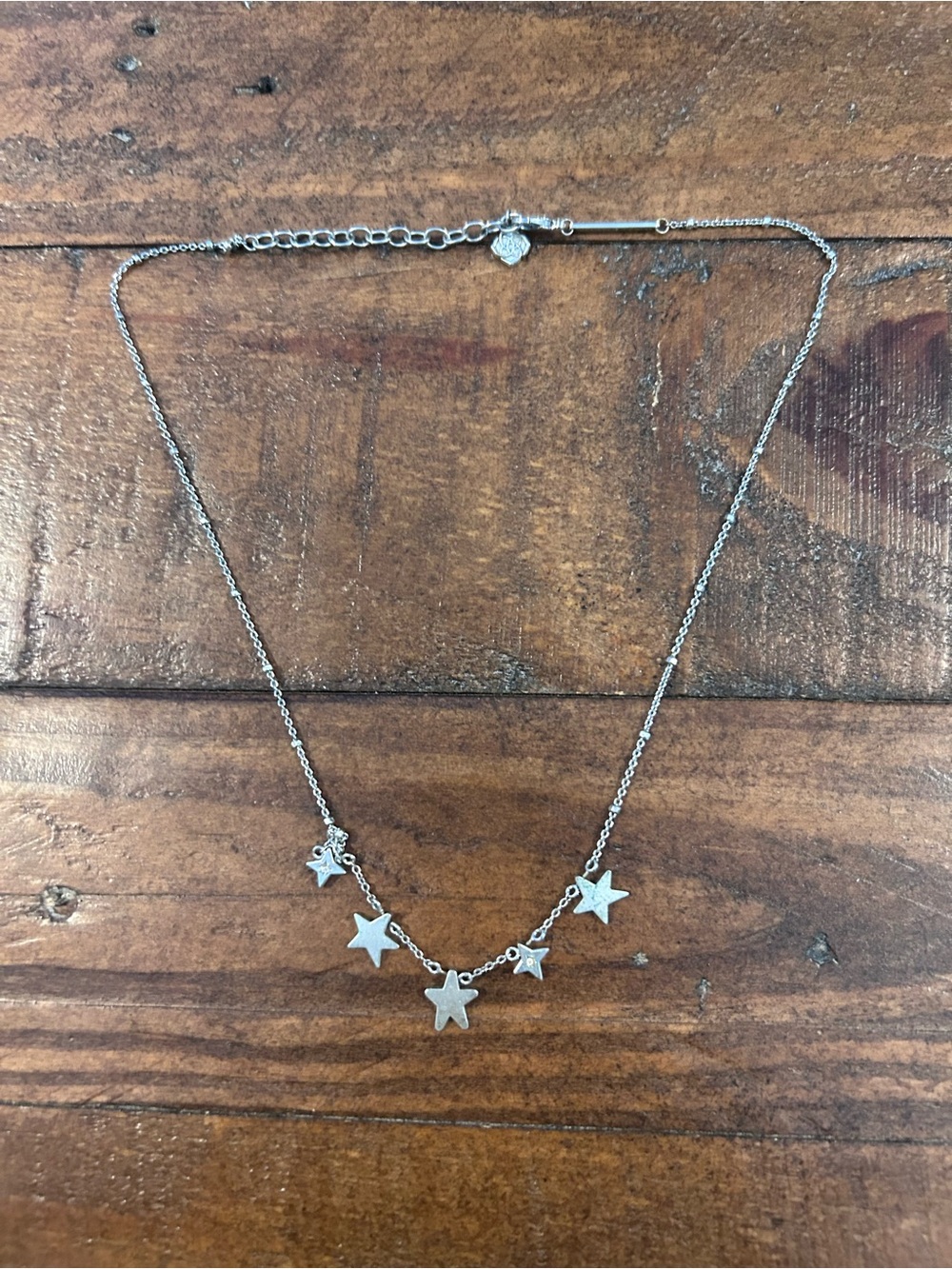 NWOT Kendra Scott Star Choker in Silver Metal w/Delicate Chain Dangling Stars.